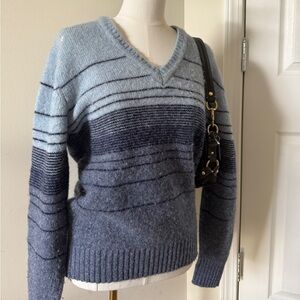 VINTAGE 100% WOOL sweater!
MADE/KNIT IN ENGLAND! MACHINE WASHABLE